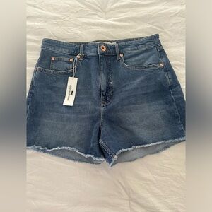 NWT Vineyard Vines Frayed Denim Shorts